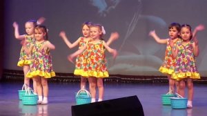 танец Ладушки для бабушки