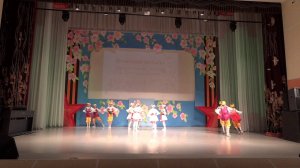 Танец "Чиполлино"