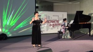 "Руки". (И. Жак,  Василий Лебедев-Кумач). Исполняет Наталья Субботина. За роялем Татьяна Уваркова.