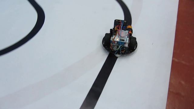 Робот из комплектующих магазина "Амперка" смотреть онлайн