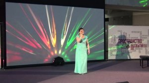 Чайка. (Ю.Милютин, В.Лебедев-Кумач). Исполняет Нелли Семёнкина.