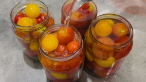 Консервированные помидоры на зиму / Рецепт консервированных помидор на зиму в банках - самые вкусные