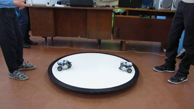 Сумо Управляемых роботов Lego NXT/// смотреть онлайн