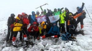 Группа Клуба 7 Вершин SuperGirls  на акклиматизационном выходе на Скалы Пастухова