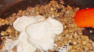 Фрикадельки в грибном соусе