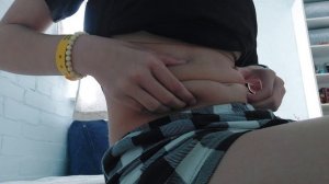 жмякаю животик после еды