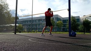 Бой с тенью.Удары с утяжелителями на руках. Защитные действия после атаки, нырки, уклоны.