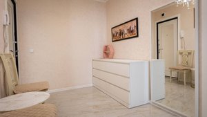 Продам 2-к кв  на Атарбекова -5. мебель, техника, закр. территория.