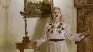 "Над окошком месяц"