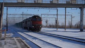 Тепловоз 2ТЭ116У-0284. Летит на подъём.