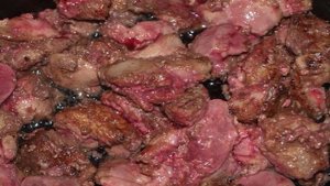 Гуляш из куриной печени