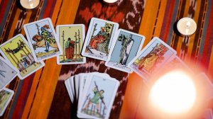 Сделал расклад: глава МИД Германии погадал на картах Таро