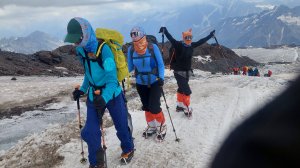 Группа Клуба 7 Вершин «El’Barso» на акклиматизационном выходе на Скалы Пастухова