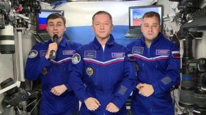 Поздравление с Днём Российского флага с борта Международной космической станции