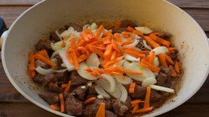 Гуляш из говядины в духовке