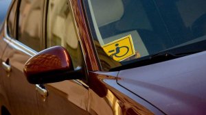 В Госдуме предложили ужесточить закон за неправомерную установку знака «Инвалид»