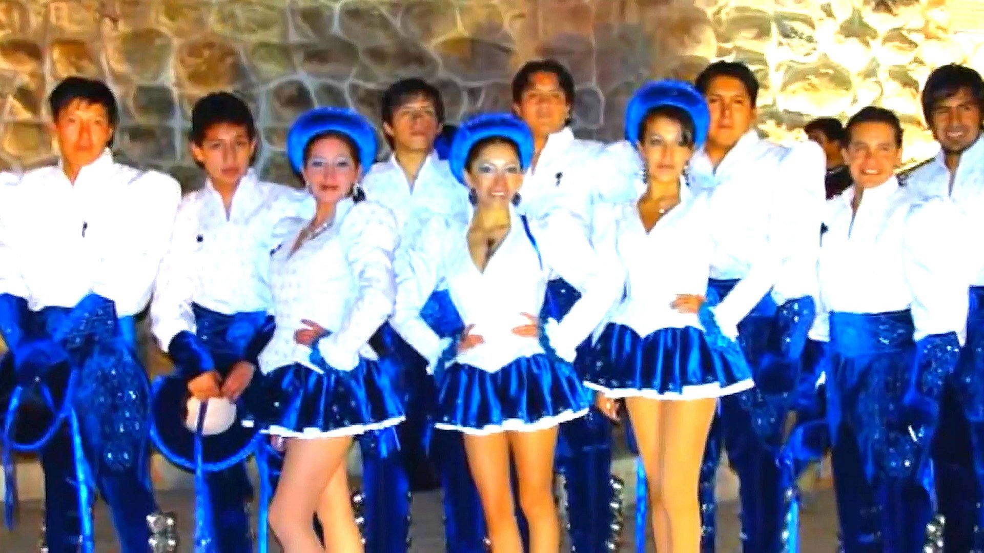 песня Арави.танец Капоралес из Боливии, Лим Уилсон и Круз Мальпарида смотреть онлайн