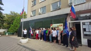 В городе Днепрорудном состоялась церемония торжественного поднятия триколора