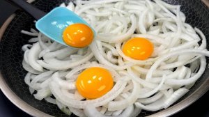 Просто смешайте лук и яйца! Новый способ приготовить завтрак! Обалденная запеканка