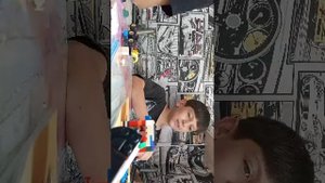 Артём собирай lego
