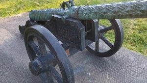 Старинная поллковая пищаль. 17 век.