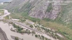 Мост смыло под грузовиком в Магаданской области