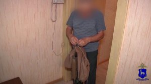 Житель Самары поблагодарил полицейских, которые предотвратили хищение его сбережений