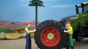 Тракторная забастовка-веселая история о колесном тракторе.