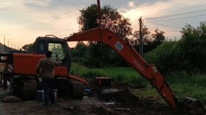 Расцепка рабочего оборудования экскаватора Hitachi ZX120.