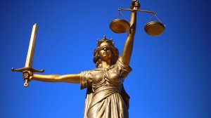 ЗАКОН РАВНОВЕСИЯ.СТИХИ АНАТОЛИЯ ЧЕРТЕНКОВА.МУЗЫКА И ИСПОЛНЕНИЕ ВЛАДИСЛАВ КОРОТКОВ.