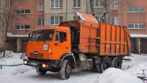 Мусоровоз МКМ-4705-01 (МК-4453-07) на шасси КамАЗ-65115-62 (Н 666 УМ 22) / Kamaz garbage truck.