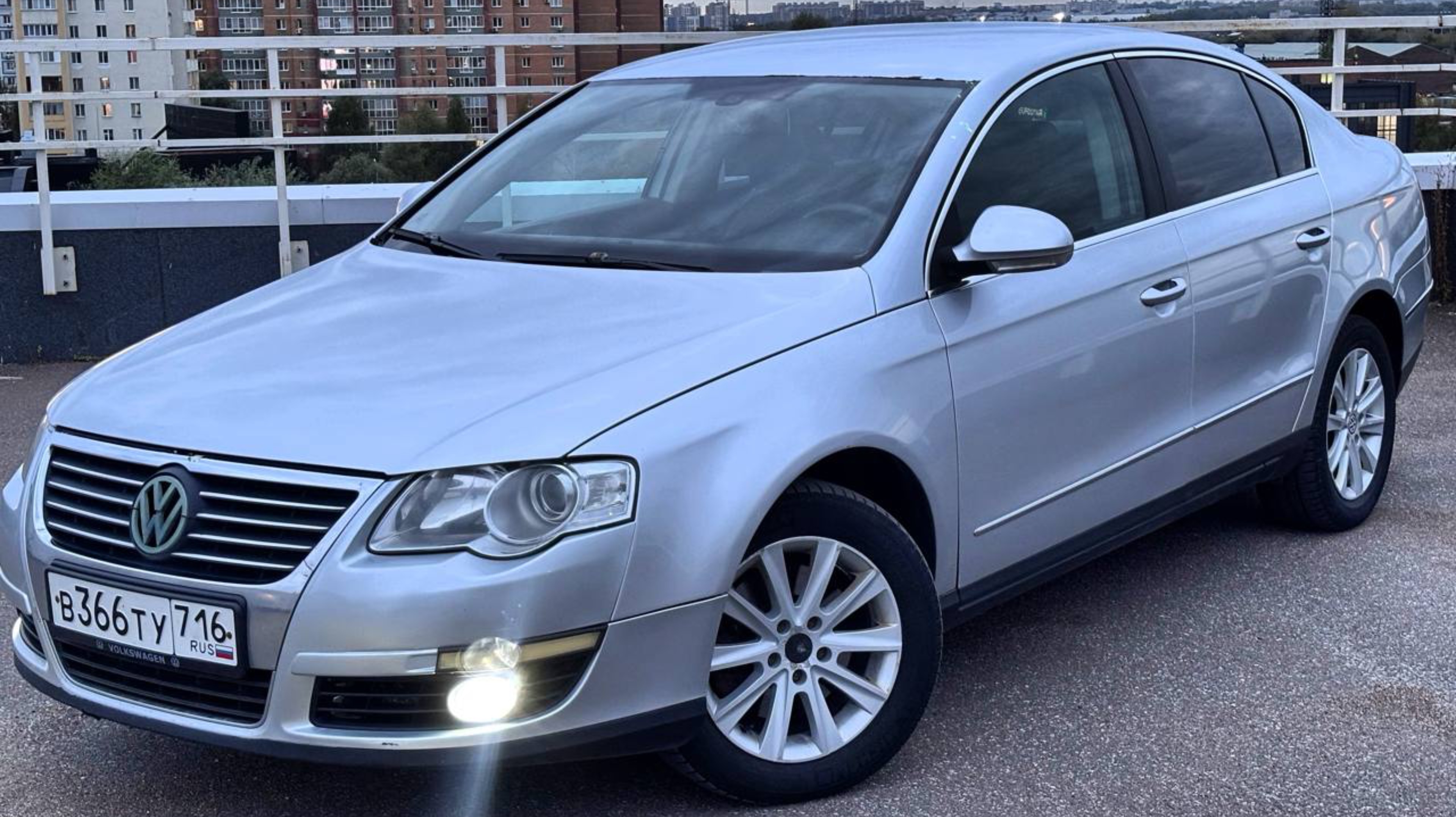 VOLKSWAGEN PASSAT 2008