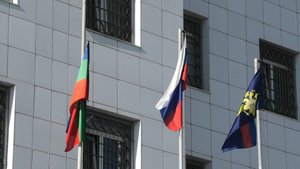Торжественная церемония поднятия флага прошла в территориальных органах МВД России в КЧР