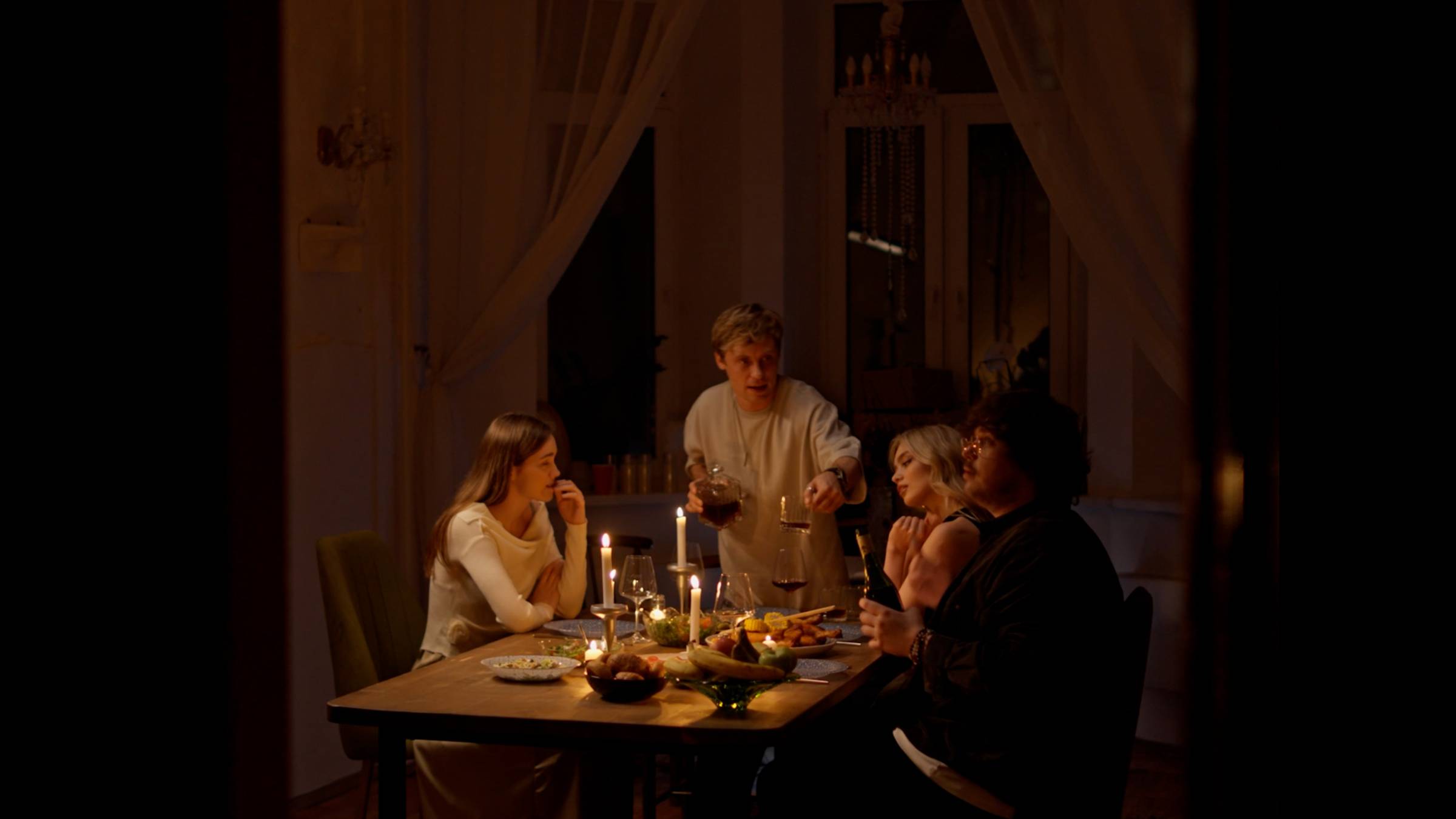 трейлер "Невзрослые отношения" смотреть онлайн