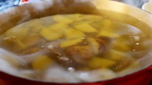 Жареный картофель с чесноком и розмарином