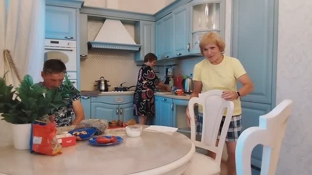 ИЗ ГОРОДА В ДЕРЕВНЮ. ХРОНИКА ДНЯ.