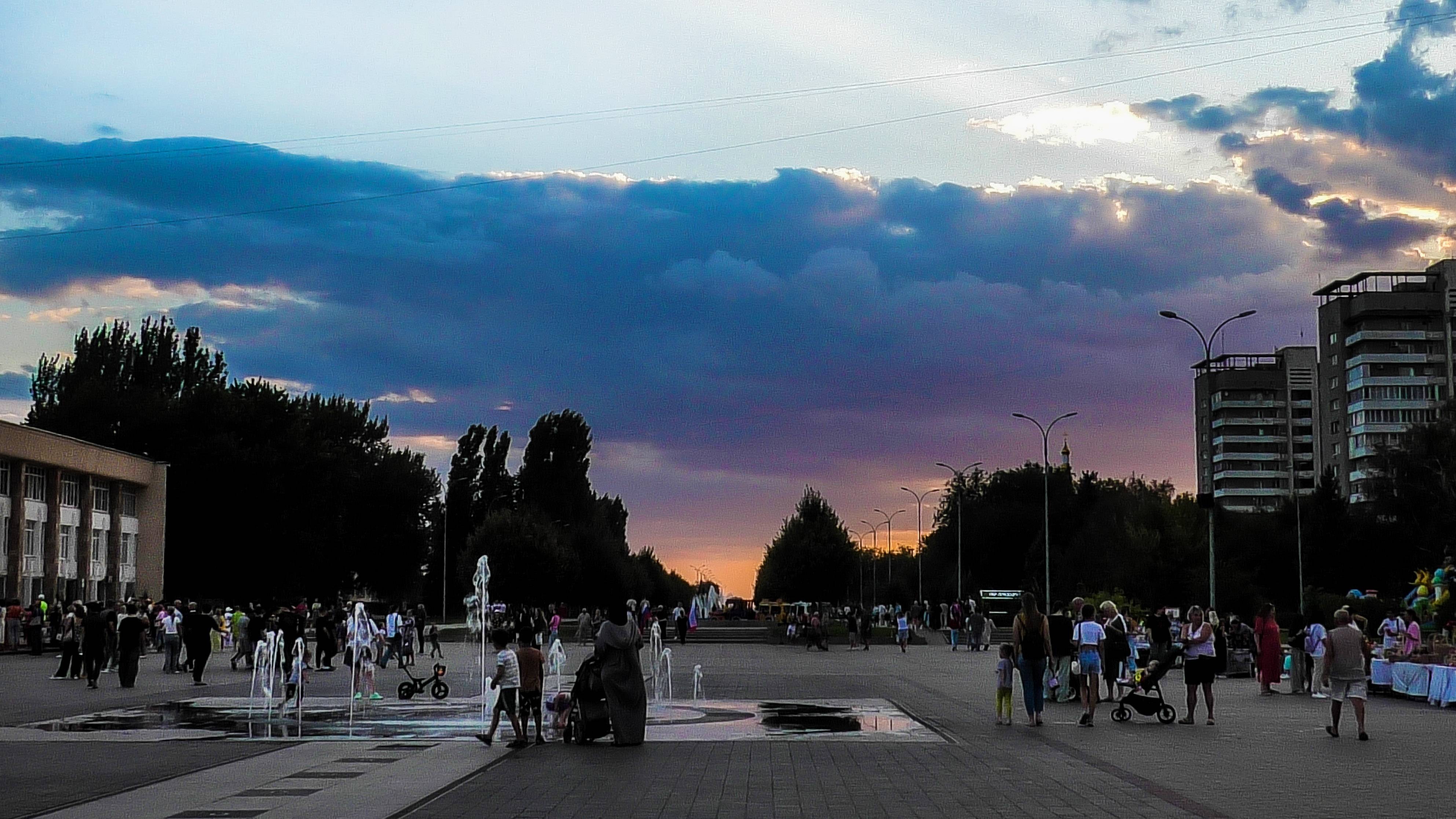 Волжане отметили День Флага смотреть онлайн