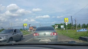 Едем с аэропорта Толмачево домой. Прилетели с Бишкека с поселка Манас, трасса, плохая погода