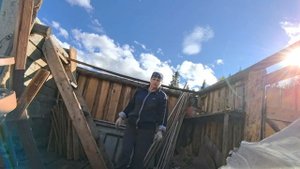 Прибралась в сарайке.