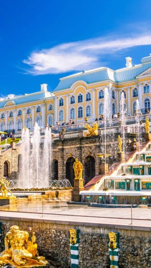 Открытие летней резиденции русских императоров — Петергофа