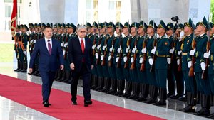 Переговоры президентов Касым-Жомарта Токаева и Садыра Жапарова начались в Бишкеке