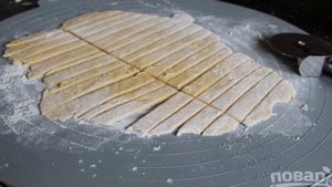 Домашняя лапша на курином бульоне