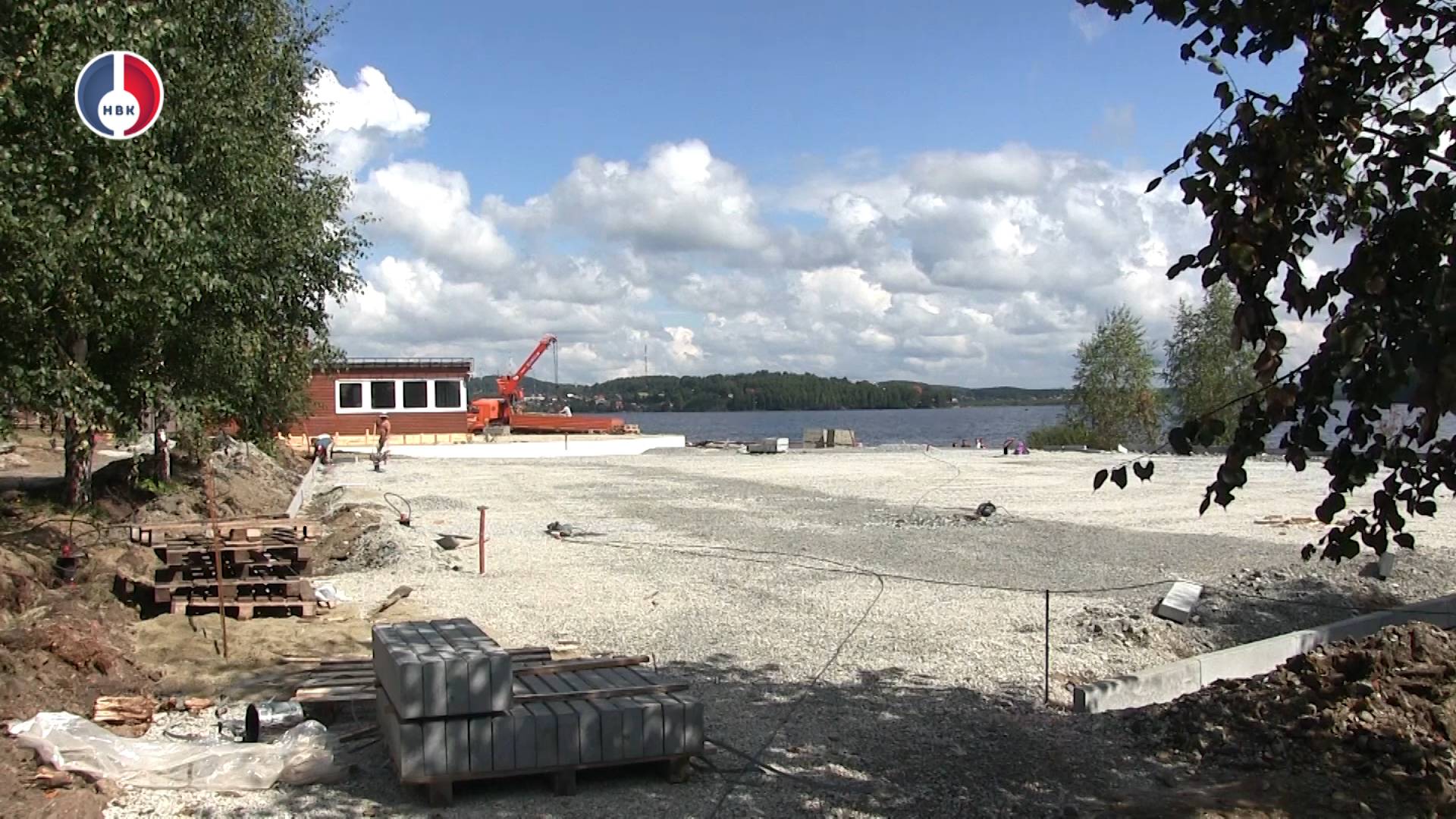 Продолжается реконструкция городского пляжа