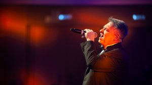 "Розовые розы" Александр  Добронравов (муз.П.Слободкин; сл.Н.Просторова)