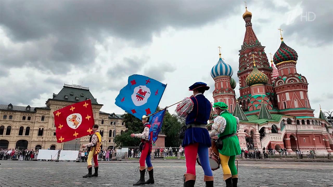 В Москве стартовал военно-музыкальный фестиваль "Спасская башня"