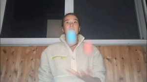 Несложный, но зрелищный трюк тремя мячами. Пробуй, у тебя обязательно получится