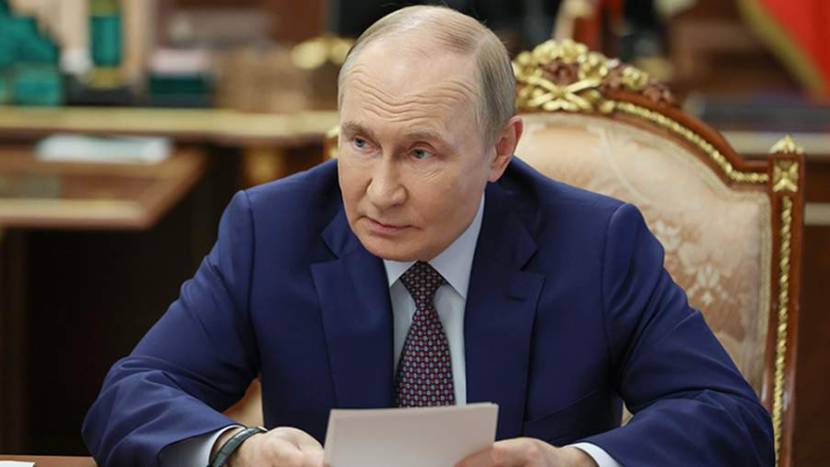 Путин провел совещание с членами высшего руководства перед саммитом на Аляске
