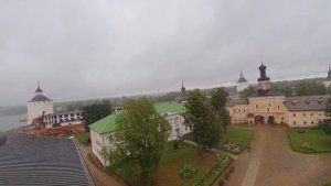 Большой Успенский монастырь с высоты колокольни, одна часть Кирилло-Белозерского монастыря.