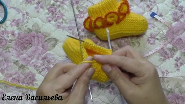 МК для начинающих. Пинетки с рюшами без шва смотреть онлайн