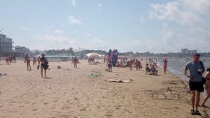 АНАПА. 23.08.2025. ПЕСЧАНАЯ БУРЯ. МОРЕ ЛЮДЕЙ НА ПЛЯЖЕ.